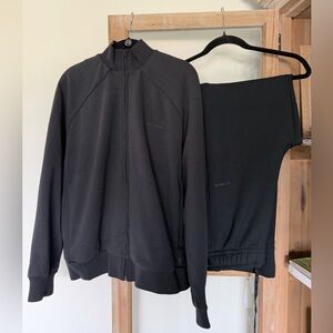 NikeSKIMS Matte Tricot Women's Oversized Full-Zip
Track Jacket & Pants- Obsidian